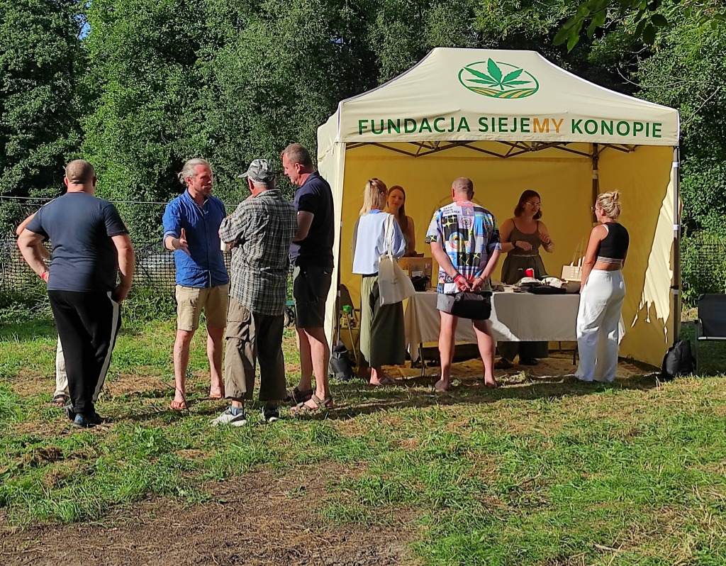Stoisko Fundacji na Festiwalu Konopnym